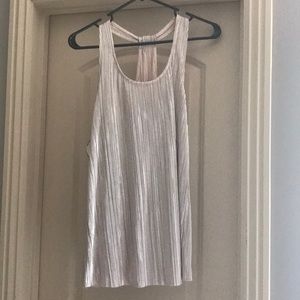 Silver shiny razor back top